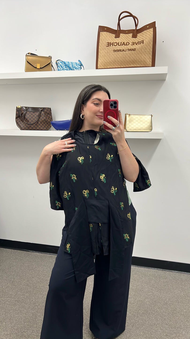 STELLA MCCARTNEY 🌻 Black blouse with sunflower print (515)