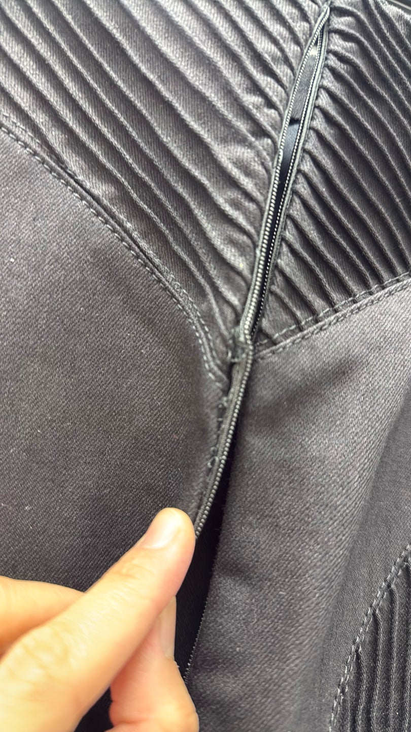 GIOVANNI BEDIN ‼️100% cotton quilted black ‼️bodycon Half skirt (324) — view 2
