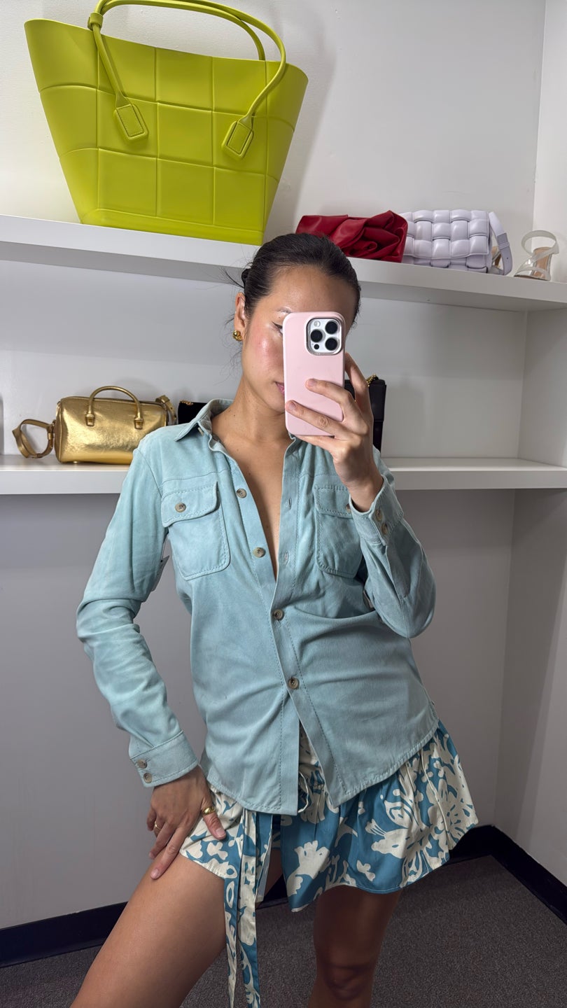 ARMANI COLLEZIONI 2.3K OFF🔥100% leather suede Wealthy chic button down in pale green (309) — view 3