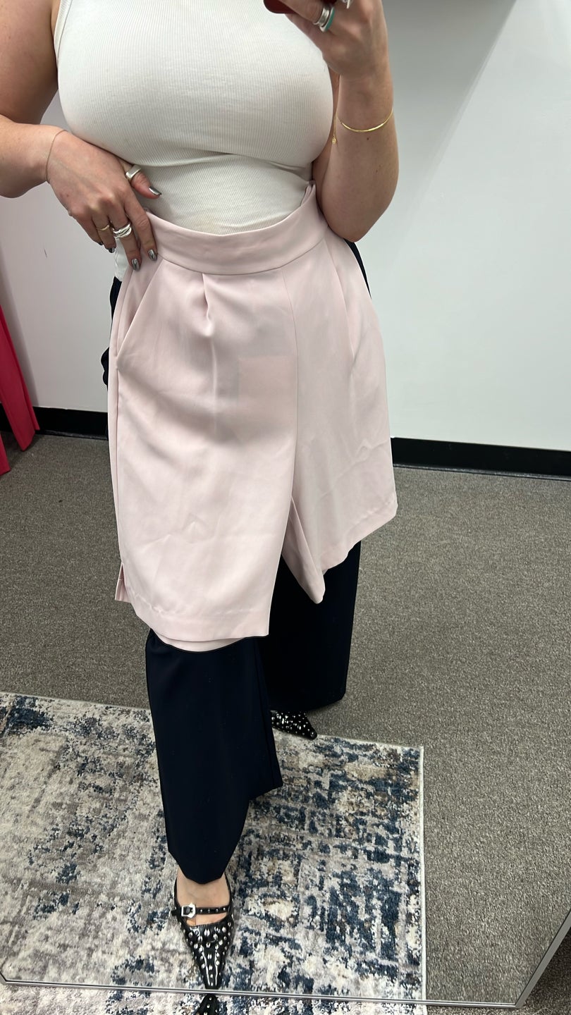 DIANE VON FURSTENBERG 💕Baby Pink Bermuda Shorts — view 2
