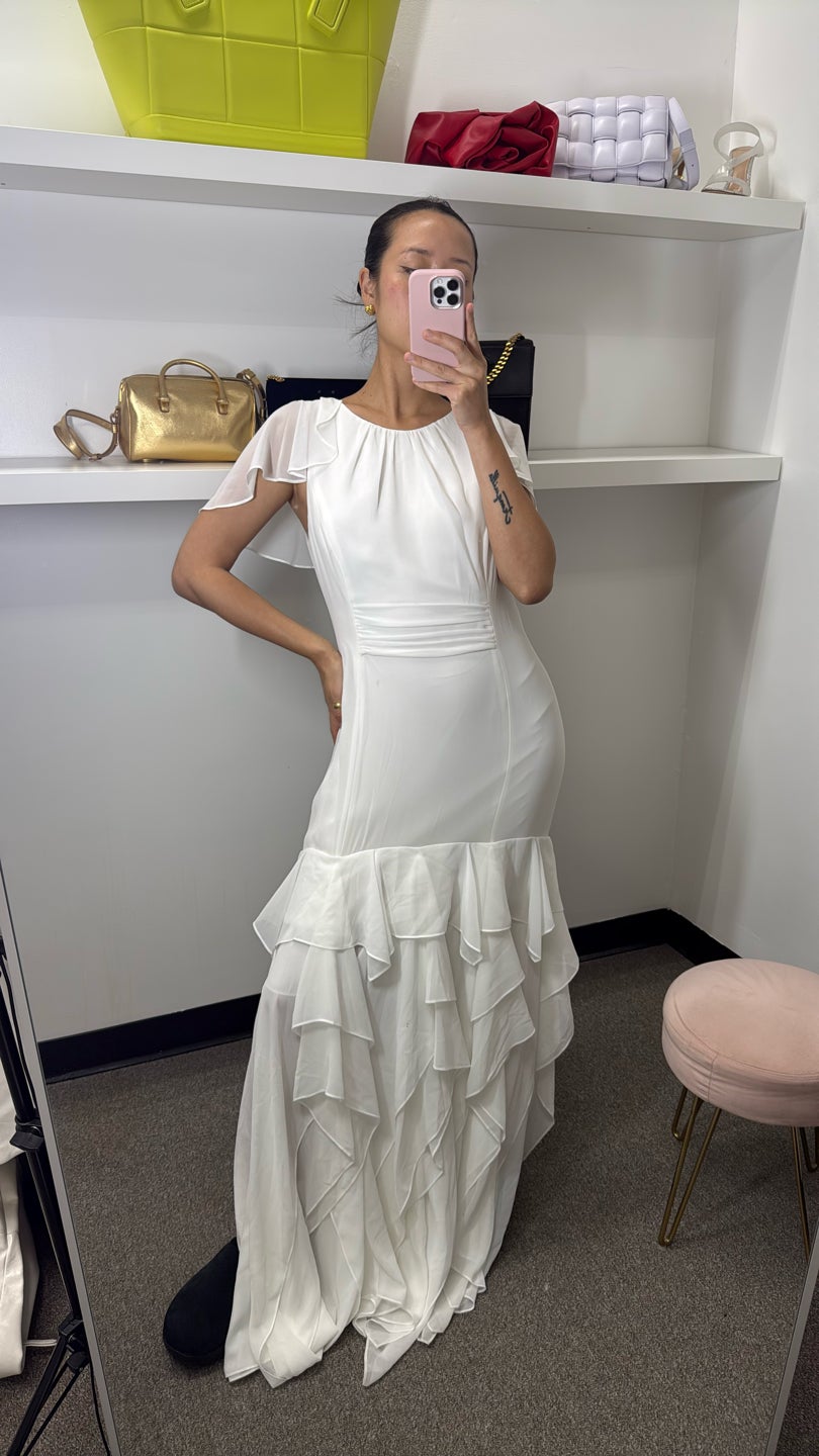 HALSTON 💞Princesses gown💘Ruffle sleeves + drop waist white gown
